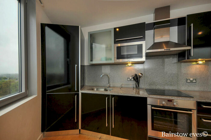 1 Bedroom Apartment To Rent In Altyre Road, Croydon, CR0