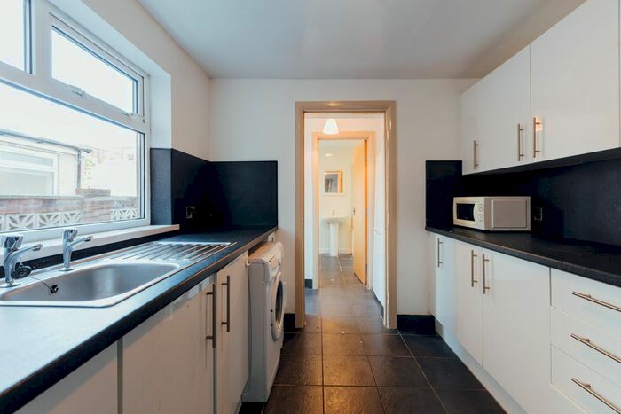 4 Bedroom Flat To Rent In Vermont Villas, Hull HU5
