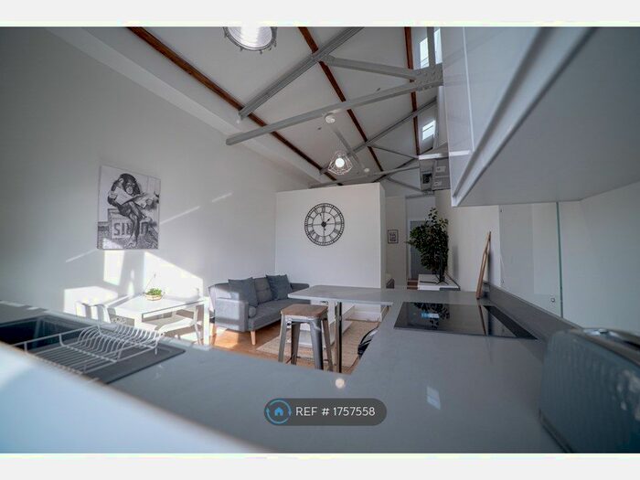 Studio To Rent In Guildford Street, Luton, LU1