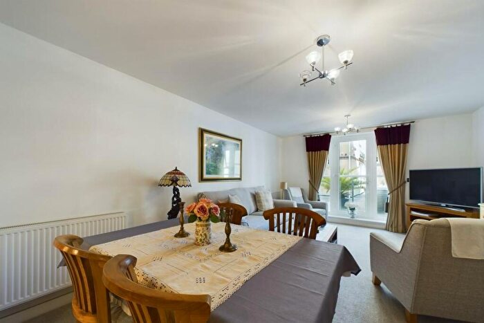 2 Bedroom Apartment For Sale In Shippam Street, Chichester, PO19