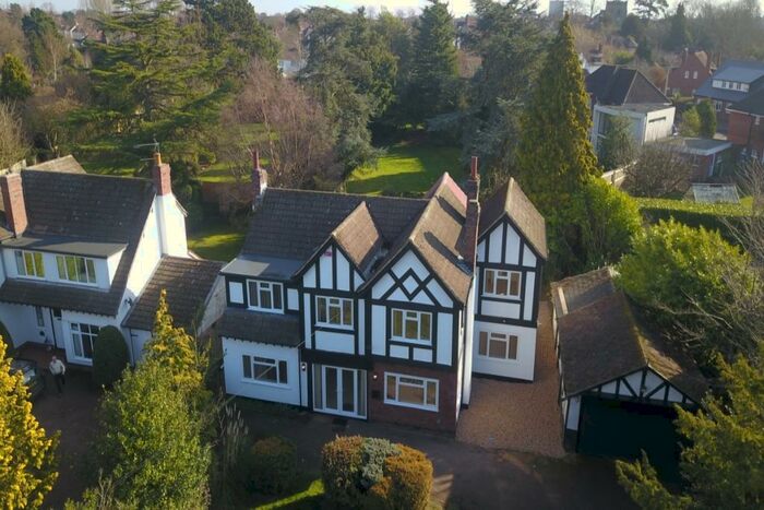 5 Bedroom Detached House To Rent In Lillington Road, Leamington Spa, Warwickshire, CV32