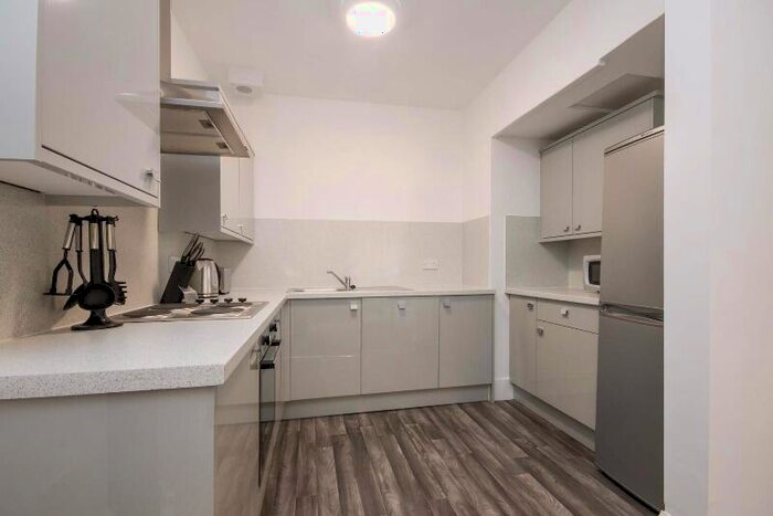 3 Bedroom Flat To Rent In Buccleuch Terrace, Newington, Edinburgh, EH8