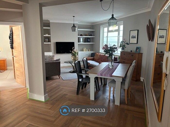 2 Bedroom Flat To Rent In Edge Hill, Wimbledon, SW19