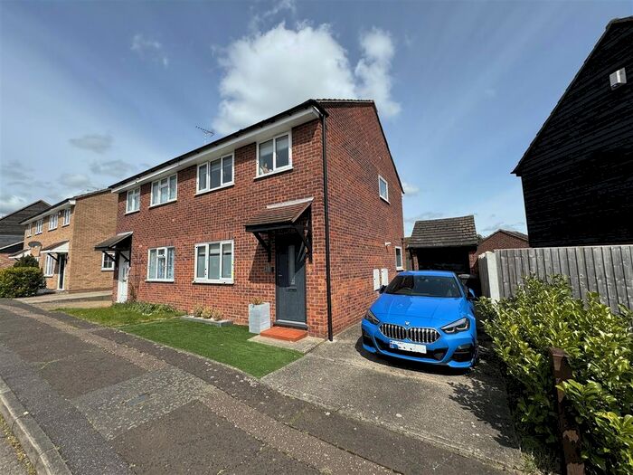 3 Bedroom Semi-Detached House To Rent In Hollis Lock, Chelmsford, CM2