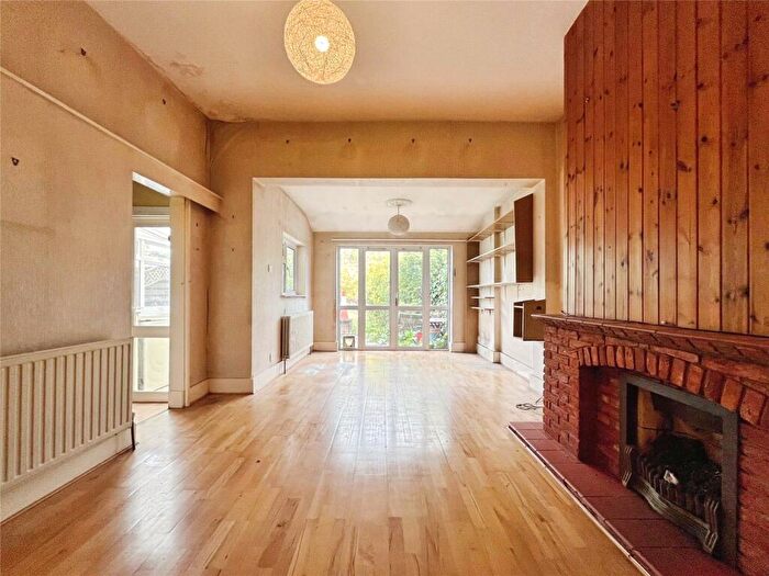 3 Bedroom End Of Terrace House For Sale In Elibank Road, London, SE9