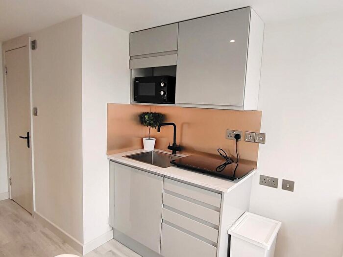 1 Bedroom Flat To Rent In Villiers Road, KT1