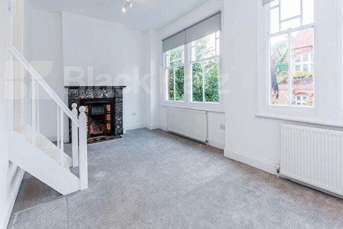 3 Bedroom Flat To Rent In Alexandra Gardens, Muswell Hill, N10