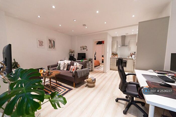 1 Bedroom Flat To Rent In Mowlem Street, London, E2