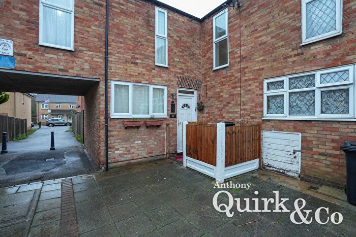 3 Bedroom End Of Terrace House To Rent In Baker Close, Basildon, SS15