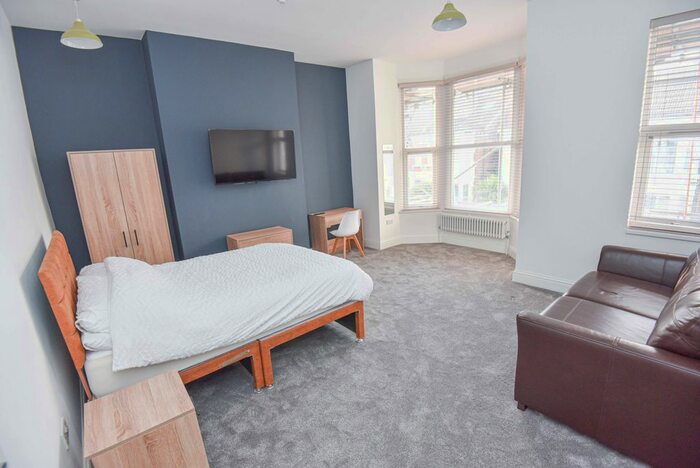 7 Bedroom Terraced House To Rent In Taswell Road, Southsea, PO5