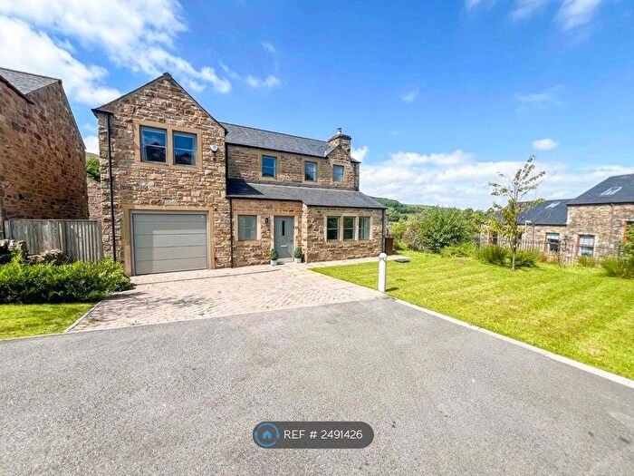 5 Bedroom Detached House To Rent In Bishops Court, Cowpe, BB4