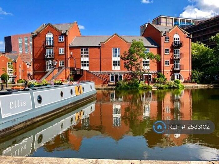 3 Bedroom Flat To Rent In John Smeaton Court, Manchester, M1