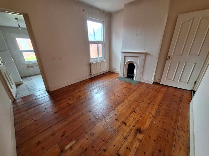 3 Bedroom Terraced House For Sale In Swansea Road, Reading, RG1
