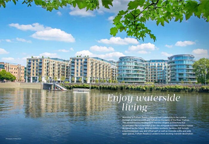 3 Bedroom Flat For Sale In Parrs Way, London, W6