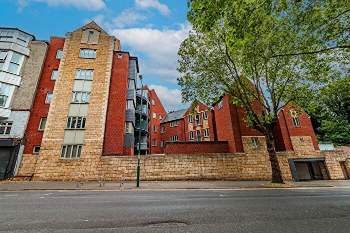 2 Bedroom Flat For Sale In Barrack Lane, Park Edge Barrack Lane, NG7