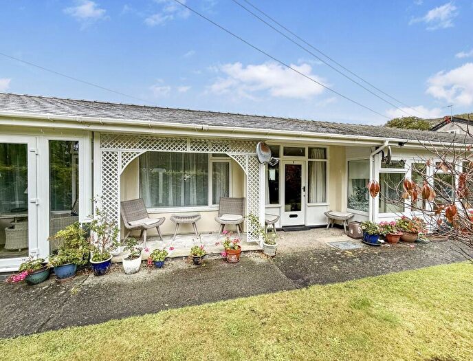 2 Bedroom Bungalow For Sale In Riverside Bungalows, Llanbedr, LL45