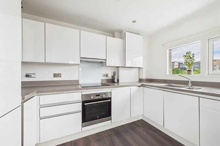 1 Bedroom Flat To Rent In Medway House, Kidwells Close, Maidenhead, Berkshire, SL6