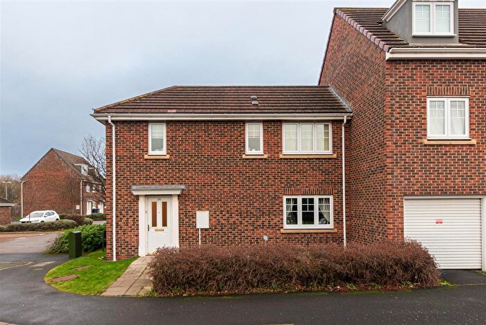 3 Bedroom End Terrace House For Sale In Cosgrove Court, Longbenton, Newcastle Upon Tyne, NE7