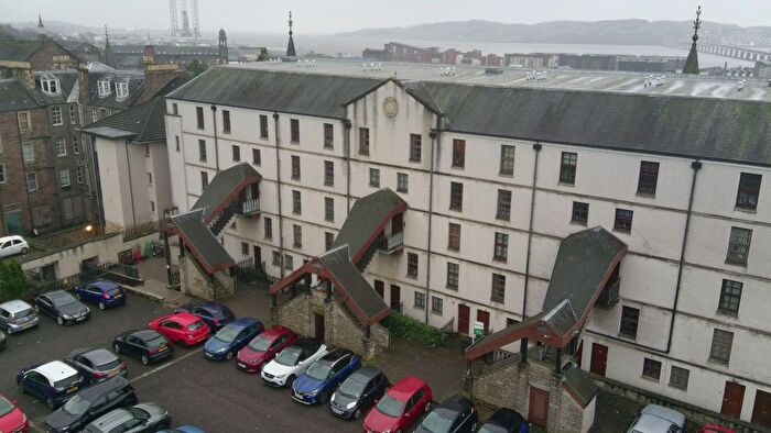 3 Bedroom Maisonette To Rent In Bonnethill Place, Dundee, DD1