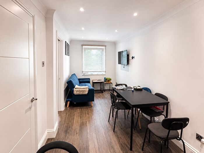 1 Bedroom Flat To Rent In Windsor Lodge, Brighton, BN1