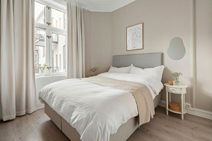 2 Bedroom Apartment For Sale In Central Leeds, LS11