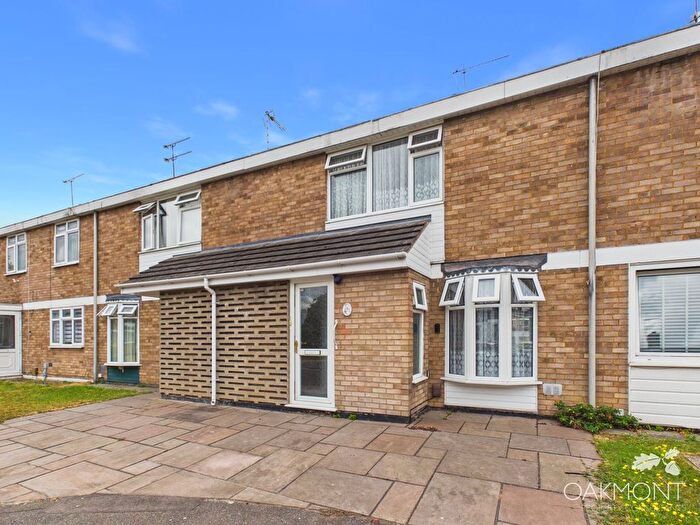 3 Bedroom Terraced House For Sale In Little Lullaway, Basildon, SS15
