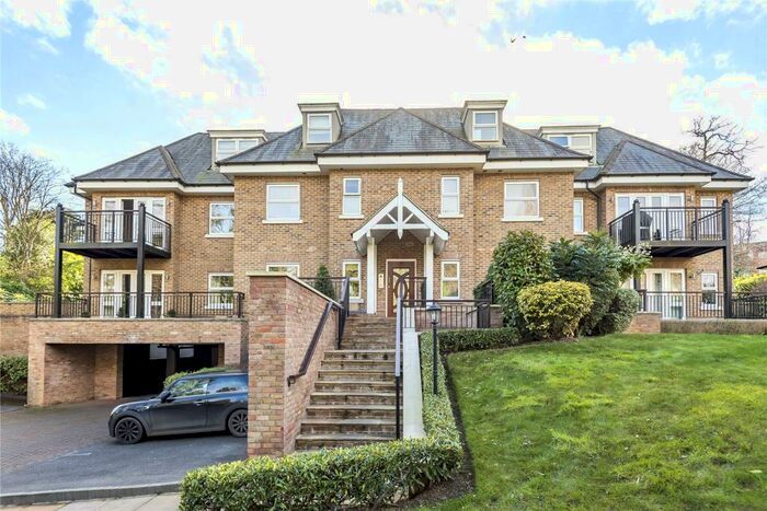 2 Bedroom Apartment To Rent In South Park, Gerrards Cross, SL9