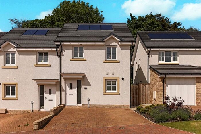 3 Bedroom End Of Terrace House For Sale In Red Burn Wynd, Helensburgh, Argyll And Bute, G84