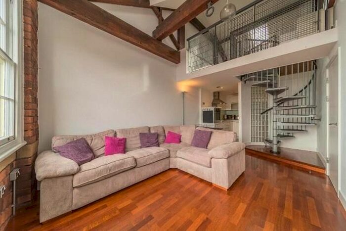 2 Bedroom Flat To Rent In St. Peters Close, Sheffield, S1