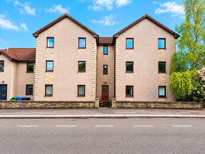 2 Bedroom Flat To Rent In Lochgelly Road, Cowdenbeath, Fife, KY4