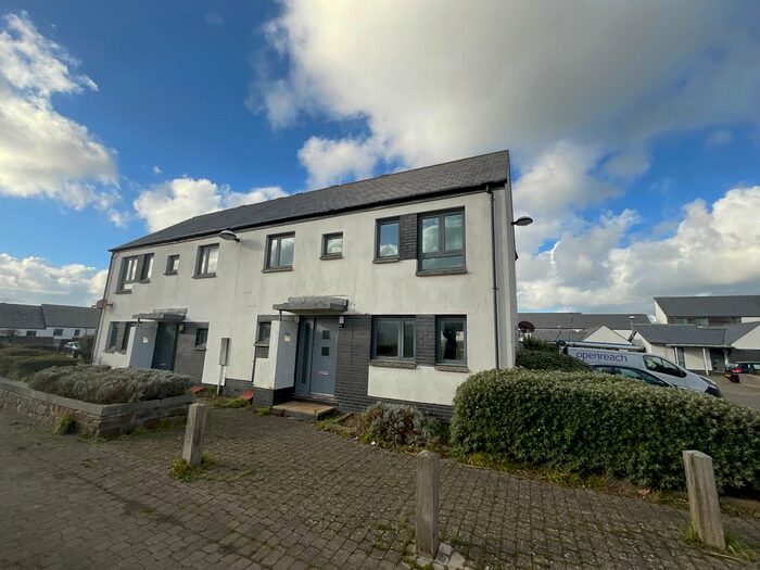 3 Bedroom Semi-Detached House To Rent In Coombe Close, Bude, EX23