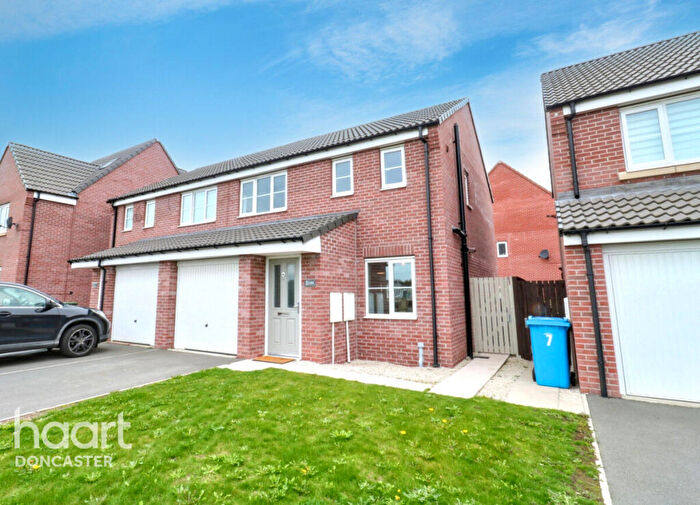 3 Bedroom Semi-Detached House For Sale In Avalon Gardens, Harworth, Doncaster, DN11