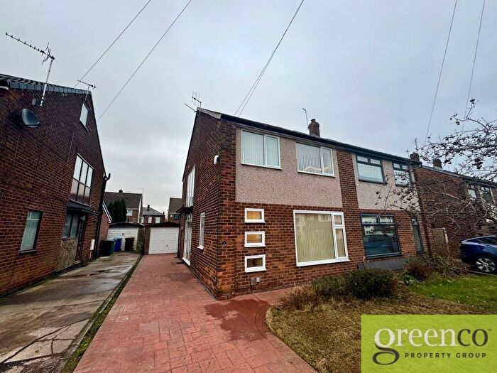 3 Bedroom Semi Detached House To Rent In Woodhall Avenue, Whitefield, Bury, M45