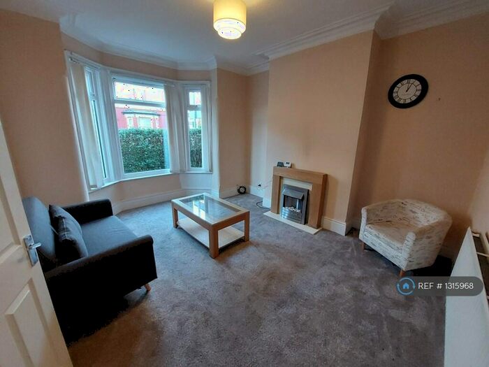 3 Bedroom Terraced House To Rent In Highfield Range, Manchester, M18
