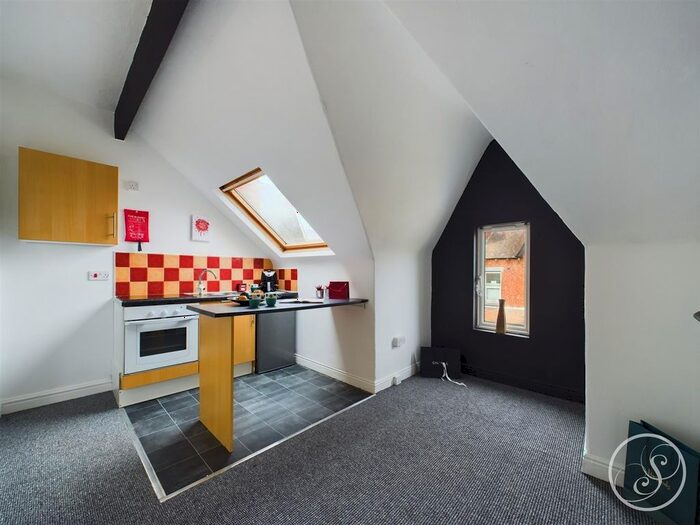 1 Bedroom Flat To Rent In Hillcrest View, Chapeltown, LS7