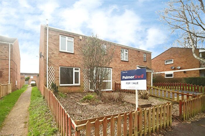 3 Bedroom Semi Detached House For Sale In Alder Close, Taunton, Somerset, TA1