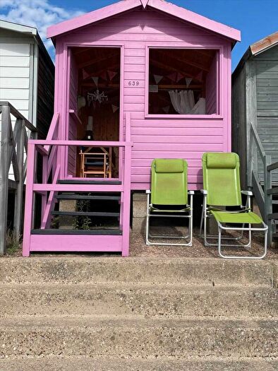 Chalet For Sale In High Wall, Frinton On Sea, Frinton On Sea, CO13