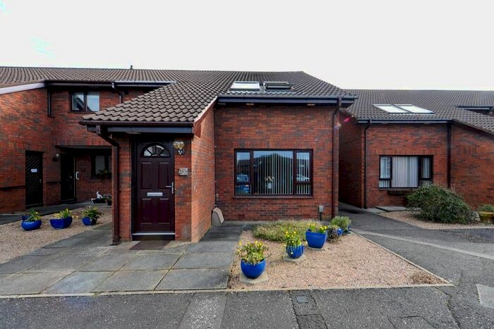 2 Bedroom Flat To Rent In Drumkeen Court, Belfast, BT8