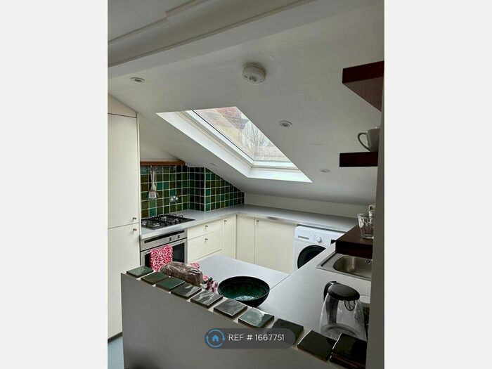 2 Bedroom Flat To Rent In Brondesbury Road, London, NW6