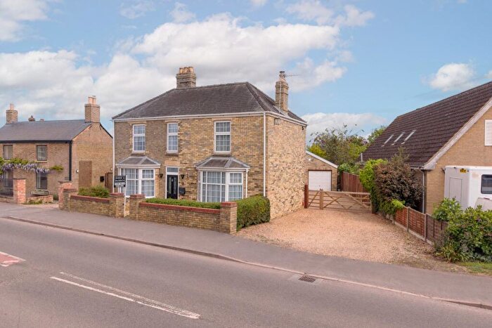 4 Bedroom Detached House For Sale In London Road, Chatteris, Cambridgeshire, PE16