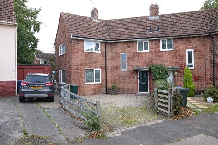 3 Bedroom Semi Detached House For Sale In Sycamore Avenue, Dinnington, Newcastle Upon Tyne, NE13