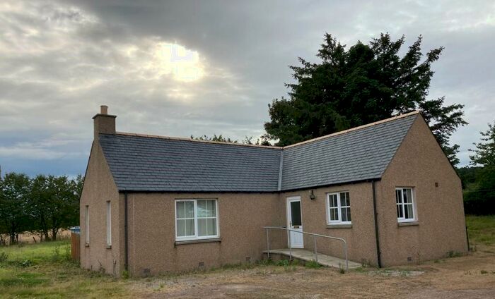 Bungalow To Rent In Redhall Cottages, Mosstodloch, Fochabers, Morayshire, IV32