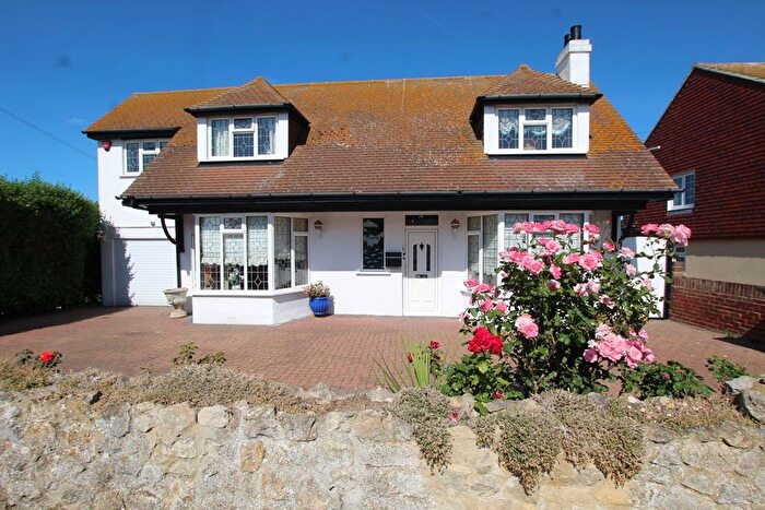 3 Bedroom Detached House For Sale In Kings Avenue, Birchington, CT7