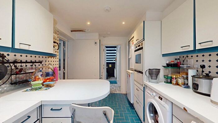 1 Bedroom Semi-detached House To Rent In Sudbury Court Road, Harrow, HA1