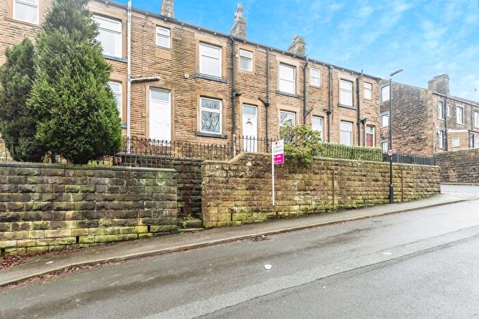 2 Bedroom Terraced House For Sale In Troy Road, Morley, Leeds, LS27