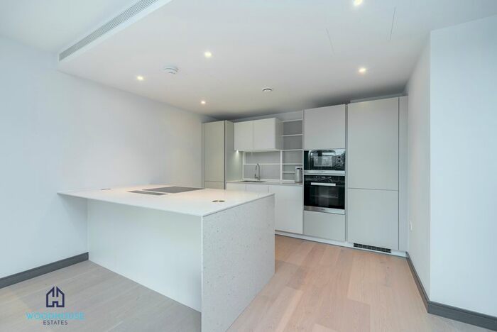 3 Bedroom Flat To Rent In Lockgate Road, London, SW6