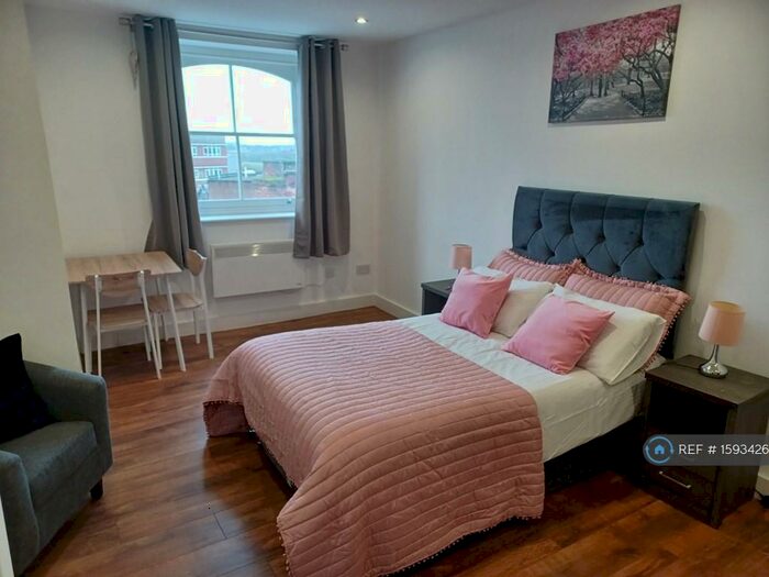 Studio To Rent In The Webberley, Stoke-On-Trent, ST1