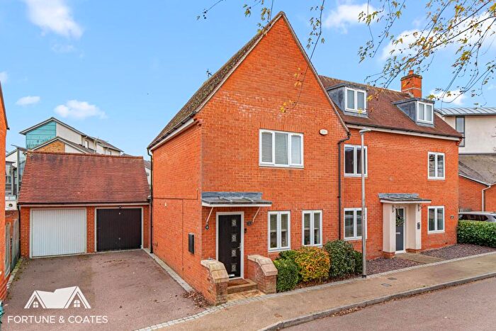 2 Bedroom Semi Detached House For Sale In Crossway, Newhall, Harlow, CM17