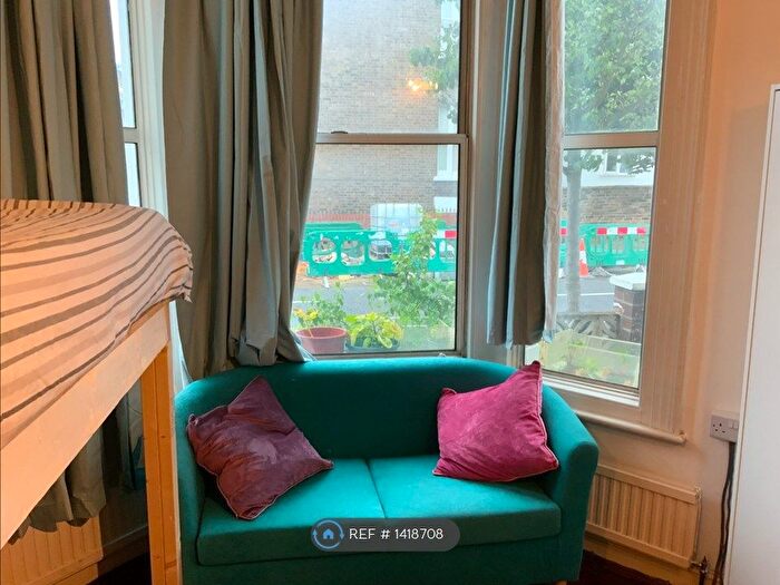 Studio To Rent In Bulwer Street, London, W12