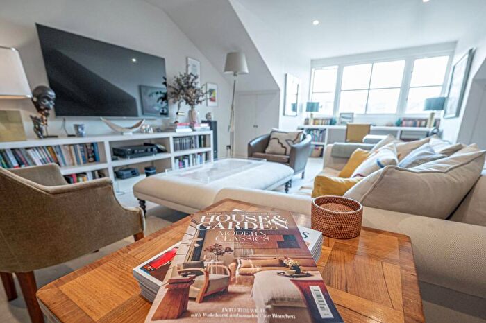 2 Bedroom Flat For Sale In Ormonde Court, Belsize Park, London, NW3